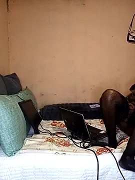 13Prweedyhun13 webcam