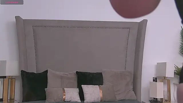 ZoeSkyee webcam