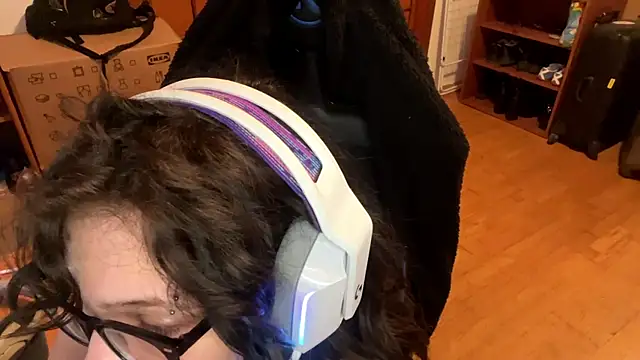 PillowPeachX webcam