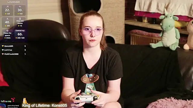gamergirl_eve (G young) - Ticktshow (fucking glas dildo) LT 4 vids