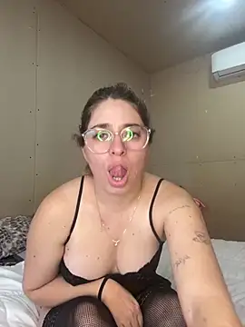 soyanahii live sex cam