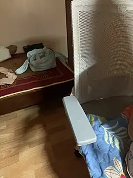Mina048 webcam