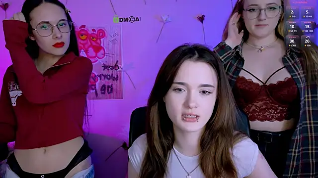 liana_kisses webcam
