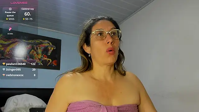 kaylaMinov_ webcam