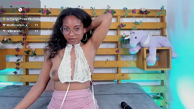 TaraEvanns webcam
