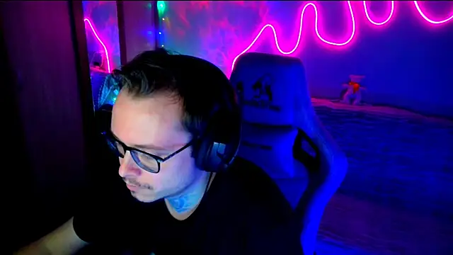 MeLanXolik webcam