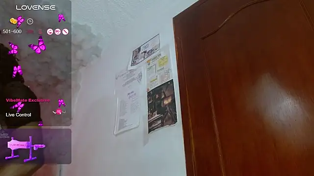puca_ebony's room