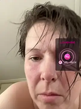 CUMFOREVERY1nTitTiES2 webcam