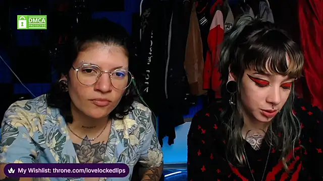 lovelockedlips webcam