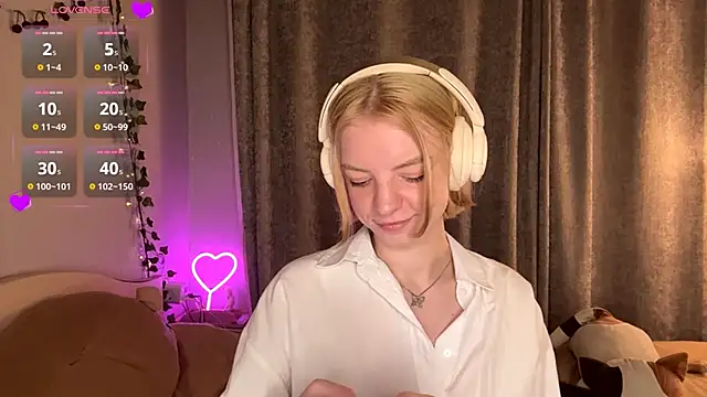 Marry_Sornatiko webcam