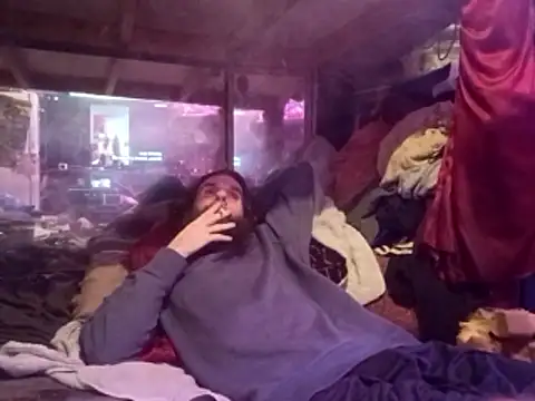 nearby_causual webcam