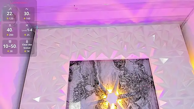 Playful_Violet webcam