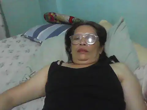 momshe2026 webcam
