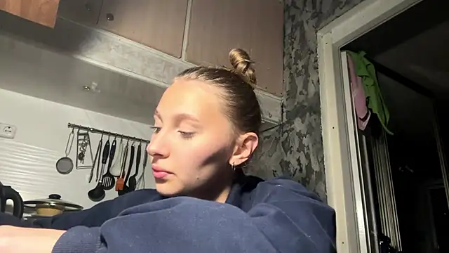 AlidaReff webcam