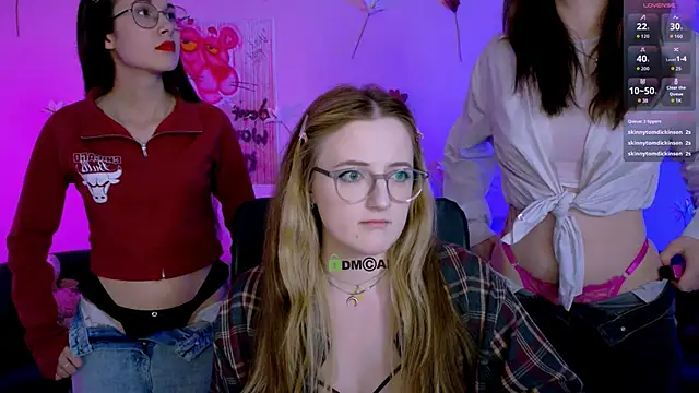 liana_kisses webcam