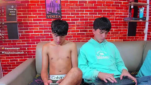 Hoot_boyss_ webcam