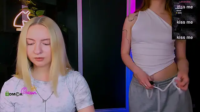 mila_glow1 webcam