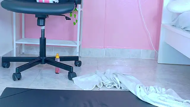 SeleneGibson__ webcam
