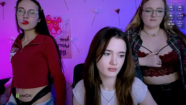 liana_kisses webcam