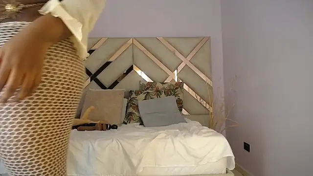 Maiacharris_ webcam