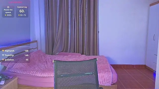 mmmilaniia webcam