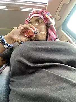 TheRealOshunQueen webcam