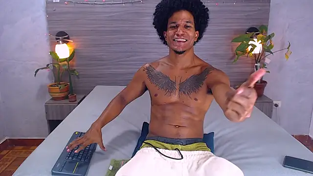 Dilan_Hall webcam