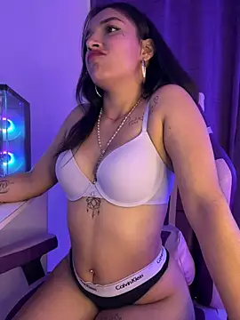 Megaan_11 webcam
