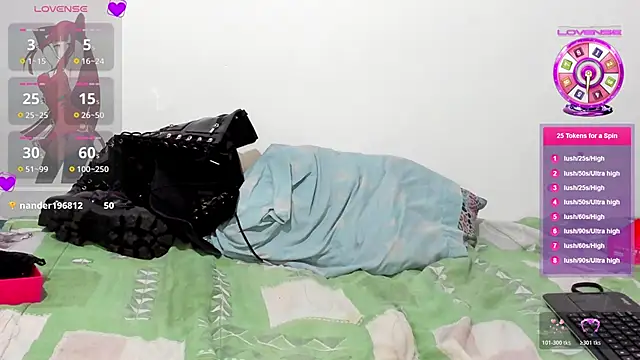 Petite-Goth live sex cam