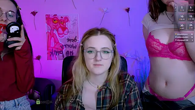 liana_kisses webcam