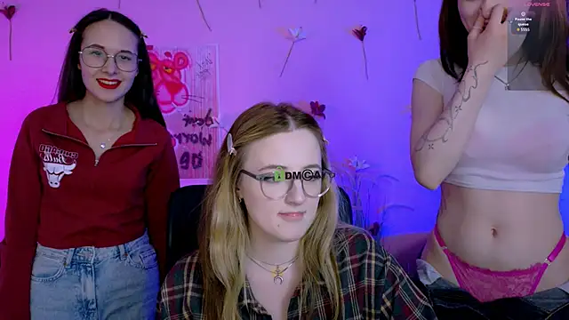 liana_kisses webcam