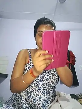 cute_radhikaa webcam