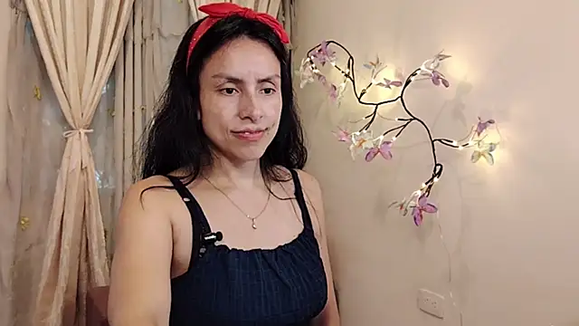 bella_exhibition (Ask my age) - Naughty doggy