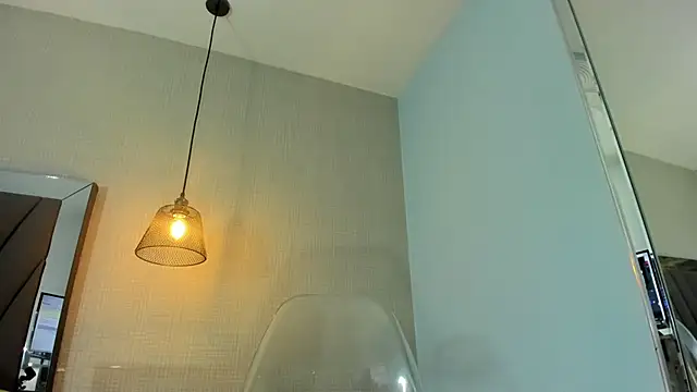 LUCIA_KHAN webcam