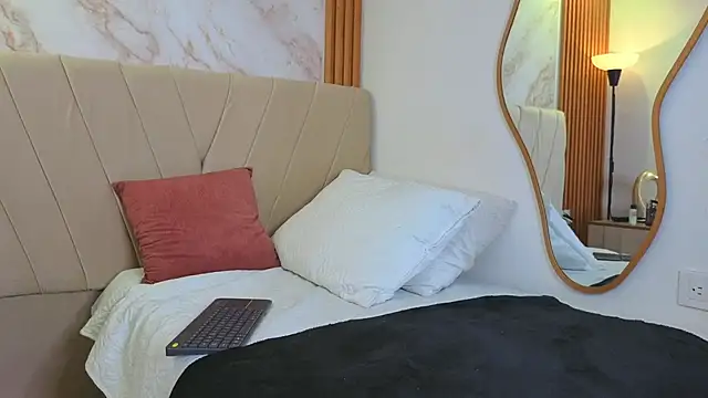j_belle_ webcam