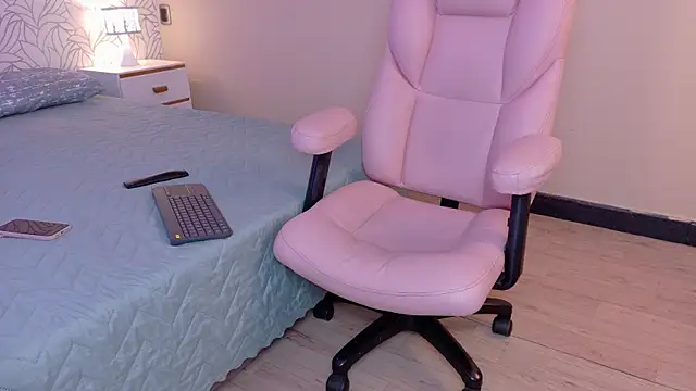 Kay_falcon webcam