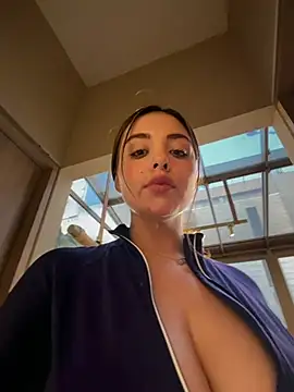 Alirawrz's Live Sex Cam Show