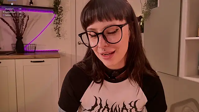 MichaellaMoon webcam