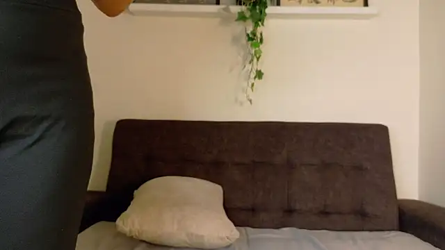 RiriiBrunette__ webcam