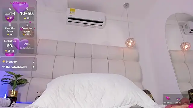Claire_Mckenzie webcam