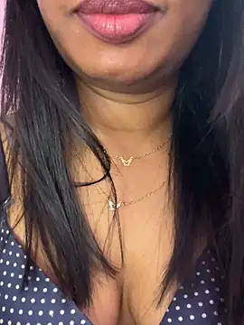 tamil_Aarathi webcam