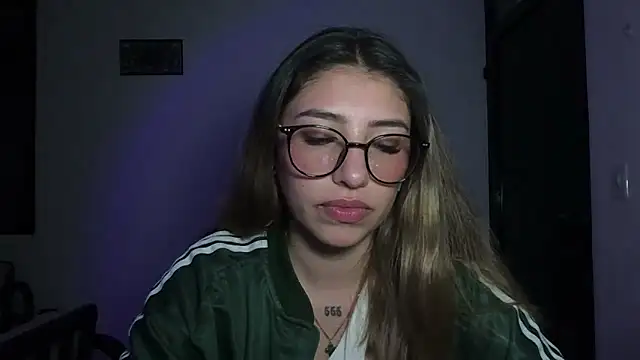 AliceTeenager___ webcam