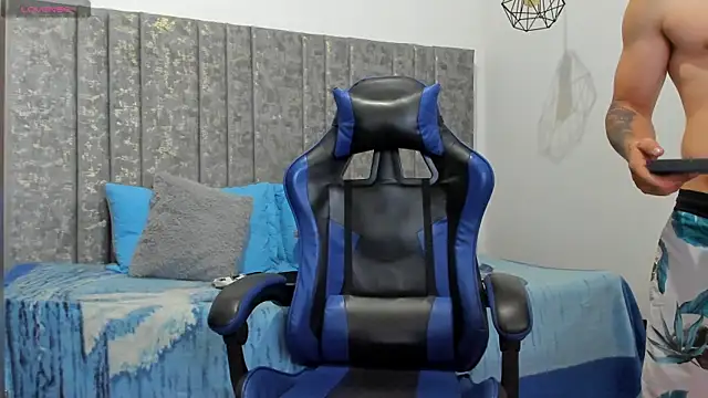 Calvin_Hunter webcam