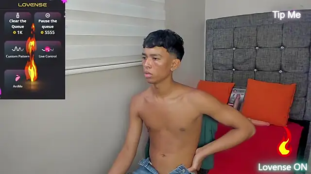 Little_Twink19x webcam