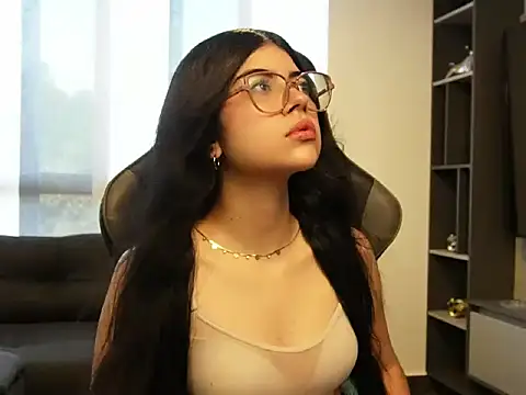 Mia_Storm18 webcam