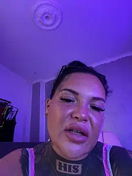 _MelinaCurves_ webcam