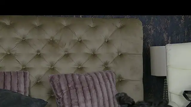 AriaRussell webcam
