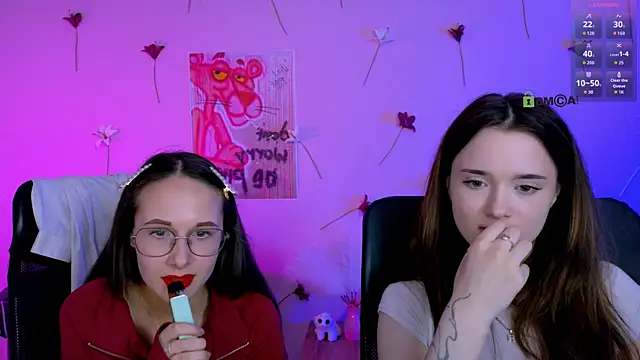 liana_kisses webcam