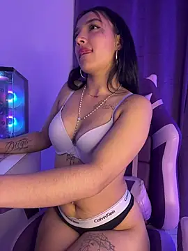 Megaan_11 webcam