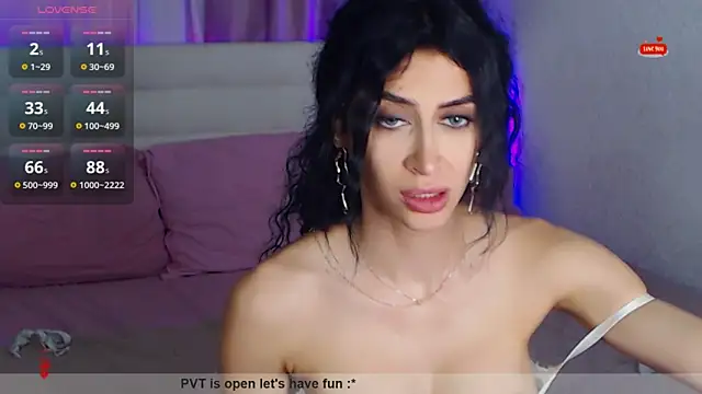 Hennessy_XO webcam